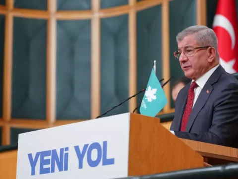 Davutoğlu’ndan Savaş Riskine Dikkat Çeken Açıklamalar