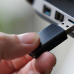 mavi-mi-siyah-mi-usb-portlarinin-rengi-bize-ne-anlatiyor-BKRqP6vl