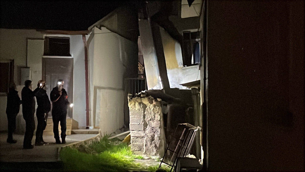 Sivas’ta İki Katlı Evde Çökme Olayı: Bina Güvenlik Nedeniyle Tahliye Edildi