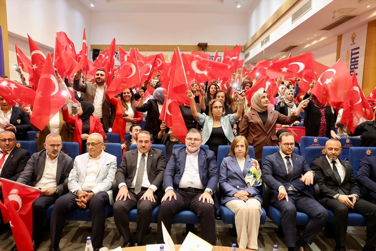 AK Parti İzmir’de Kurban Bayramı ve Danışma Meclisi Toplantısı Gerçekleştirildi
